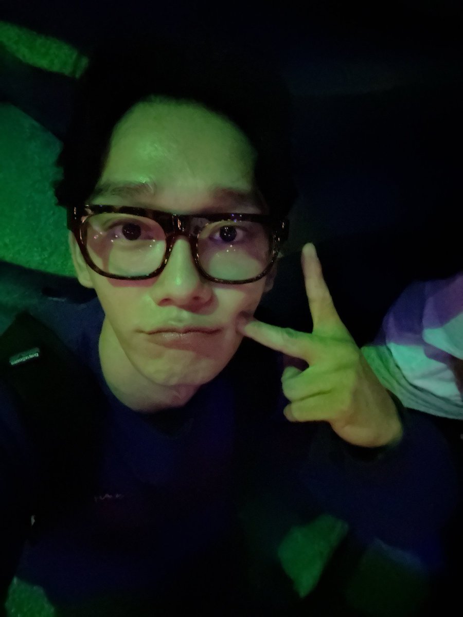 WITHKINGJD's tweet photo. Another selfie today~ Enjoy your dinner as well, Captain 🔜✌️💛

#CHEN #첸 #김종대 https://t.co/xAoFGuOXIc