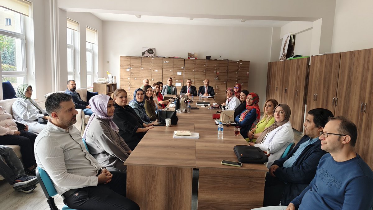 Talas_Kaymakam's tweet photo. Kaymakamımız İlyas MEMİŞ, İlçemiz Bahçelievler Mahallesinde bulunan Şehit Serdar GÜMÜŞ Ortaokulunu ziyaret etti. https://t.co/5jSinY4brW