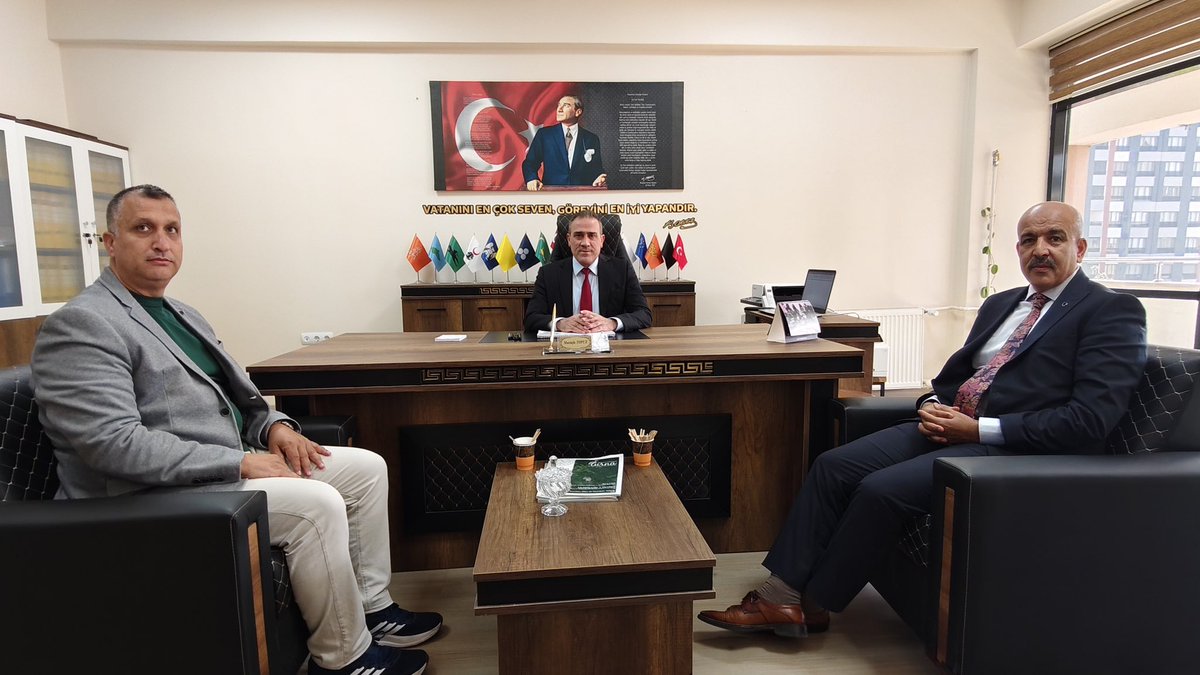 Talas_Kaymakam's tweet photo. Kaymakamımız İlyas MEMİŞ, İlçemiz Bahçelievler Mahallesinde bulunan Şehit Serdar GÜMÜŞ Ortaokulunu ziyaret etti. https://t.co/5jSinY4brW