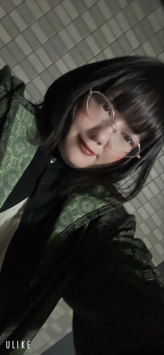 kosiga_itai_'s tweet photo. 髪の毛、切ってもらって来たよ。ふう、寝不足で眠い。なんか長い付き合いの美容師さんだから話聞いてもらったら安心して帰宅後すぐ寝そうだけど、やる事多くて。 https://t.co/zTNdb8G92t