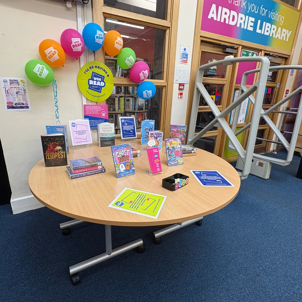 LibrariesNL's tweet photo. Happy Wee Read Day!

Not picked your read yet? Find one on our many displays like this one at #AirdrieLib. Most importantly enjoy your #WeeRead26! https://t.co/olcAyuD8wn
