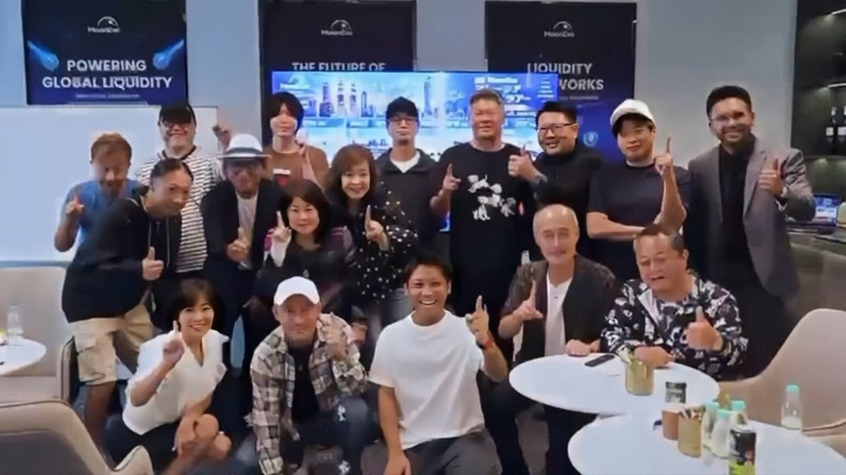 yumaehw's tweet photo. Bitradexリーダー達の裏ぎり。
動画を入手しました。
佐◯、土◯、青◯達は新案件
Moonexeに没頭。

彼らの中でもうBitradexは終わってるのです。皆さんの資金を吸い上げ今も毎日
遊んで暮らしています。
これで分かりますよね。彼らは上とグルなんです。

#Bitradex
#moonexe https://t.co/580b1NfNs3
