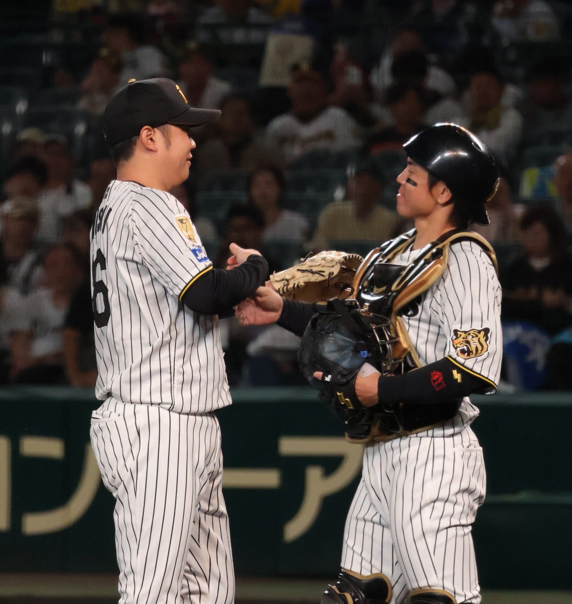thnmbzaka's tweet photo. 梅ちゃんとのバッテリーは強くなる前の阪神を良く支えてくれた🙏
#西勇輝 
#梅野隆太郎 
#阪神タイガース https://t.co/S3a8QQonBk