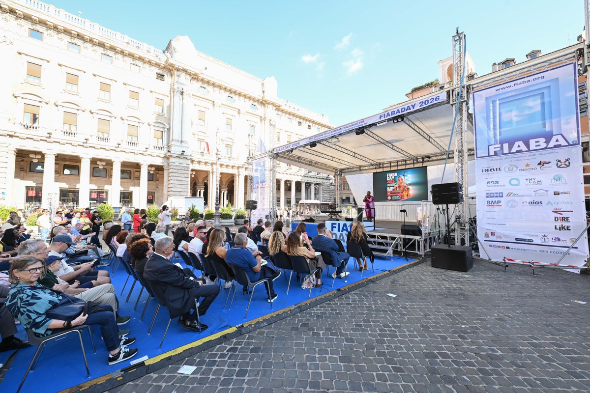 AceaGruppo's tweet photo. L’accessibilità e l’inclusione sociale rappresentano priorità essenziali per garantire la piena fruibilità dei servizi e il benessere della collettività.

Abbattere ogni barriera, fisica, culturale e sociale, significa infatti garantire a ogni persona autonomia, mobilità e piena partecipazione alla vita della comunità.

Con questo impegno, abbiamo partecipato anche quest’anno alla XXIV Giornata Nazionale per l'Abbattimento delle Barriere Architettoniche - FIABADAY, promossa da FIABA ETS in collaborazione con la Presidenza del Consiglio dei Ministri.

La manifestazione si è svolta nell'ambito della campagna "Oltre ogni ostacolo. Terra e mare per tutti: dal cuore delle città alle onde del mare", tra le visite guidate a Palazzo Chigi, l’esibizione della Fanfara dell’Esercito dei Bersaglieri e gli interventi istituzionali.

#Acea #FIABADAY2026 #Accessibilità #Inclusione @FiabaOnlus