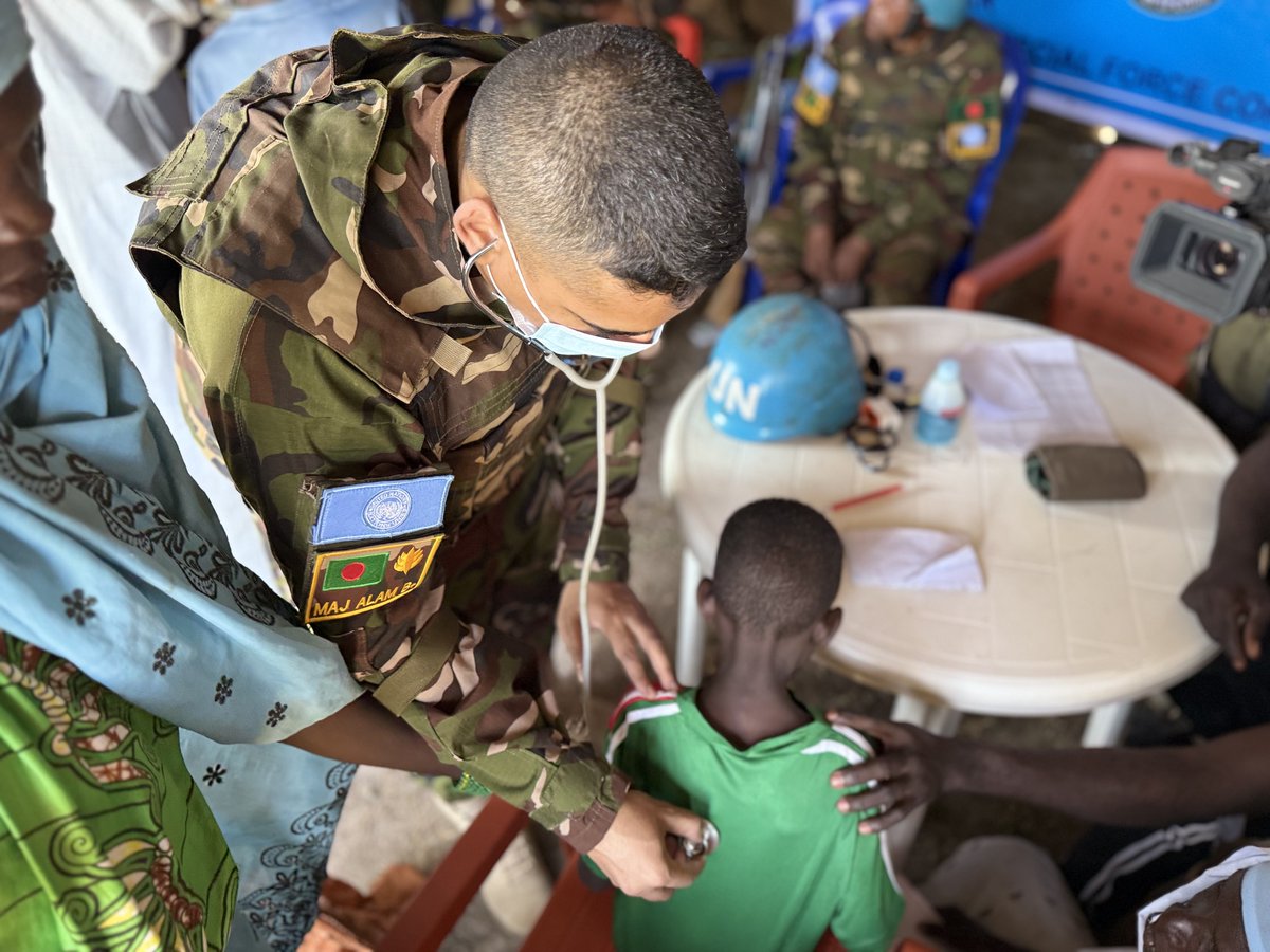 UN_CAR's tweet photo. Today, 157 Bangladeshi peacekeepers🇧🇩, including 7 women, will be awarded the UN Medal for their contribution to MINUSCA. Their deployment has taken them to challenging areas of the Central African Republic🇨🇫, where they helped protect civilians, support electoral operations, strengthen security and assist local communities. A medal recognizes their commitment. Their impact will endure.