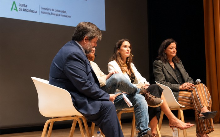 _LABME's tweet photo. Liderando el cambio desde la innovación social
La segunda mesa del Congreso reúne experiencias y proyectos que están impulsando soluciones innovadoras con impacto social.
Modera: Antonio Rivero
Participan:
• Leticia González
• Cristina Tolón
• Lucas De Haro https://t.co/Wg4pdQ28uj