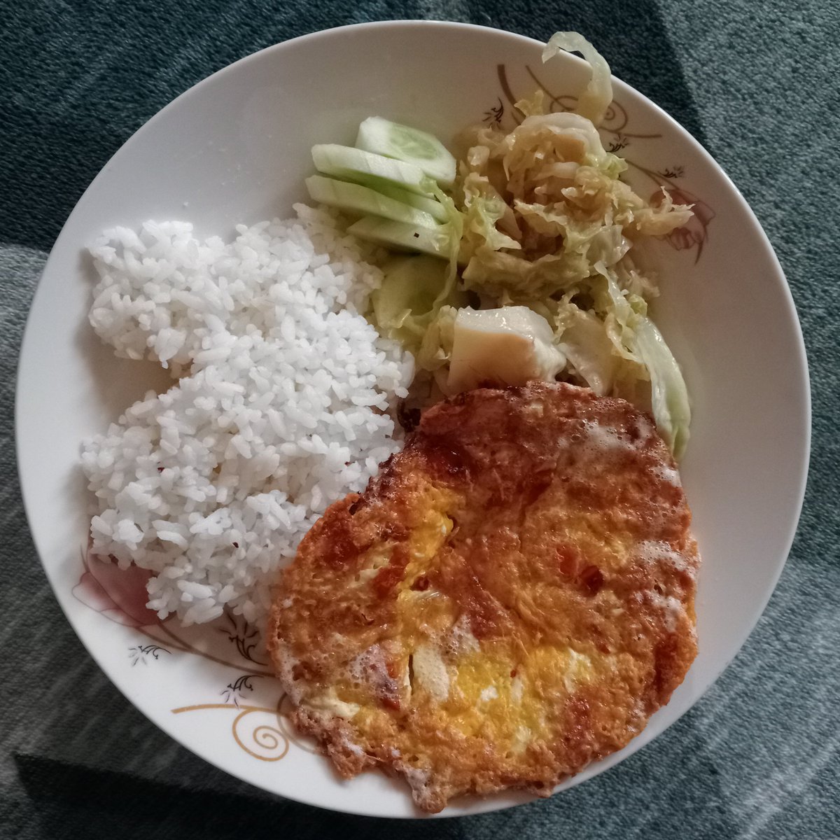 deuxdevill's tweet photo. @lattewinz Punyaku ini, waktu itu lgi miskin miskinnya Alhamdulillah bisa makan telor 😭 https://t.co/T9ZZSDS9PR