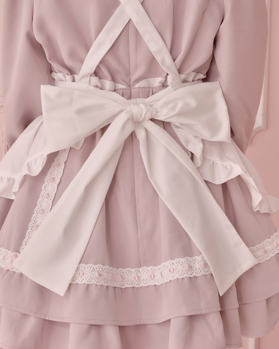 romeritual's tweet photo. 🎀 Sweet Heart Apron🎀

ハート型の胸当てが目を惹く、
甘さたっぷりのエプロンが登場♡

10/28(Wed.)12:00~zozotown❤︎ https://t.co/wHHSJPISDE