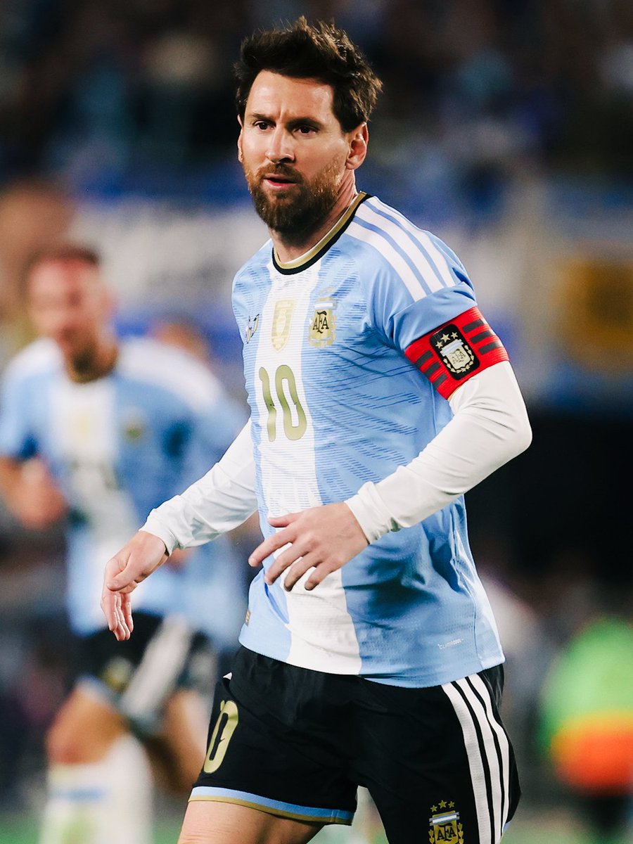 FIFAWorldCup's tweet photo. 2005 ➡️ 2026

21 years between Lionel Messi’s first and last appearances for Argentina 🥹

#FIFAWorldCup https://t.co/CnqR76mP59