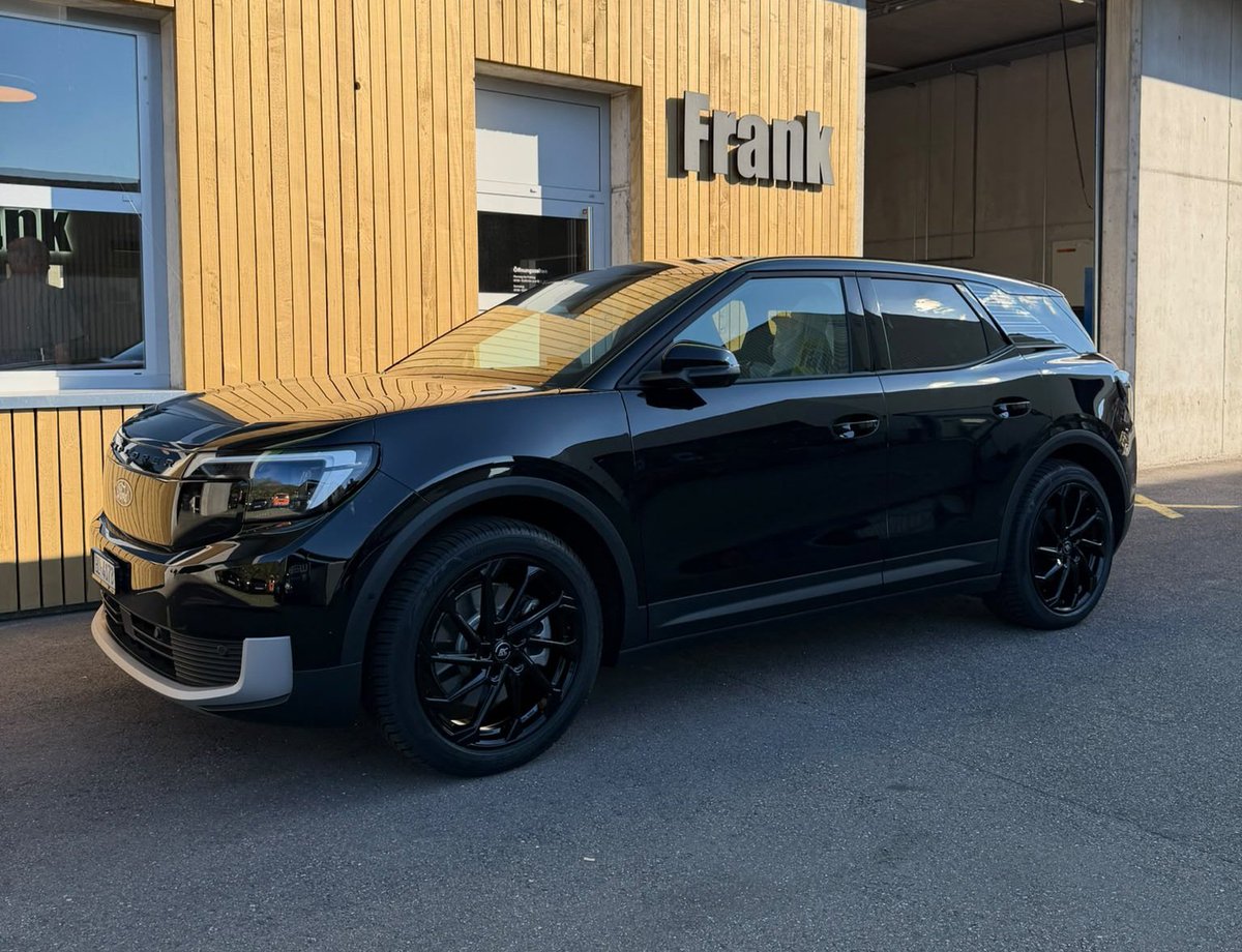 PneuhausFrank's tweet photo. Black on Black 🖤
Neue Kompletträder, neuer Look. Hochglanzschwarze RC-Felgen mit Bridgestone-Bereifung – sportlich, clean und perfekt abgestimmt. 🔥
#RCDesign #Bridgestone #Kompletträder https://t.co/Wmltof9I24