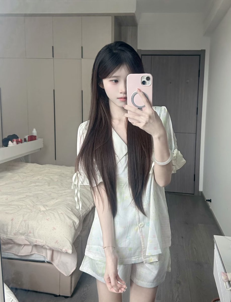 kayla89gn2's tweet photo. 刚刚到学校就要上供！！！

  我是真的给bb看啊   

不相信你试试 噢😯

 给看福  反正我不要📷🚪的啊！！ https://t.co/OypnIksYzQ