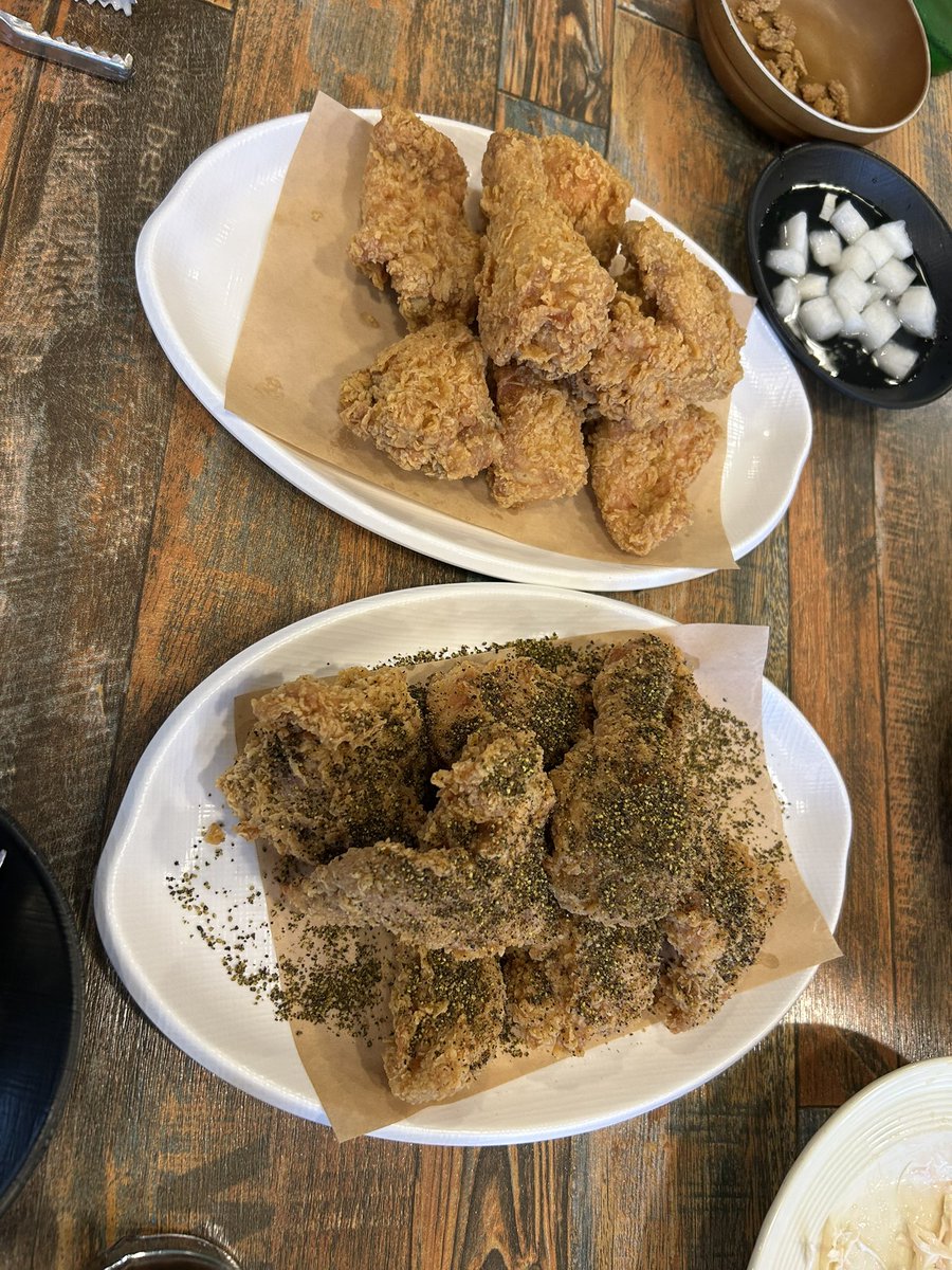 SSUNTEXAN07's tweet photo. 연휴 전
간단히 치콜 회식합니다.
오늘 마무리 잘 하시고 맛있는 식사 하세요 👍 https://t.co/sU0ywnuGU2