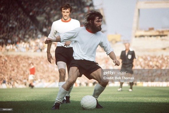 malharrisauthor's tweet photo. Any #trevorhockey fans out there? Discover more about my fab cousin Trev in my memoirs A Mere Mortal on #Amazon #bradfordcity #Nottinghamforest #villa #sufc #sheffieldunited #norwichcity #birminghamcity https://t.co/CvJGT3wIEW