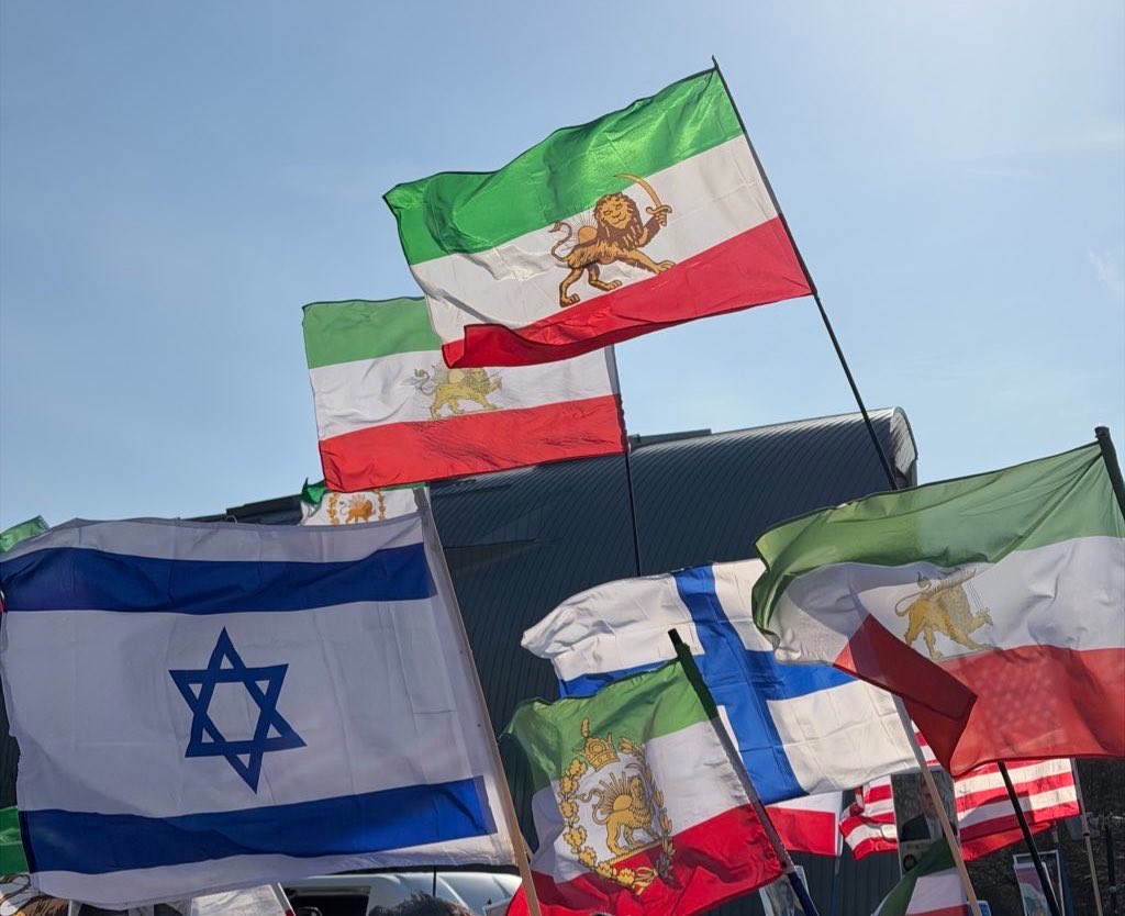 polar_beachh's tweet photo. @PahlaviReza “A free Iran will be a friend and partner to Israel.”
🇮🇷 🦁 🇮🇱 https://t.co/LeyvQWGLzp