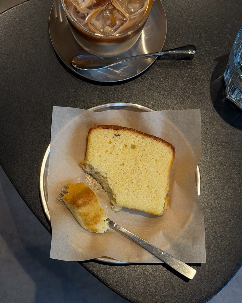 taguttyyy's tweet photo. 水道橋にこんな雰囲気良いカフェあったとは🤦🏻
美味しいスペシャルティコーヒーが楽しめる
"SIIM COFFEE"がマジ良すぎてガチ共有！
コーヒーもデザートも美味しかったし駅近で
ちょっとしたコーヒーブレイクにオススメ◎ https://t.co/GVhox9jcL1