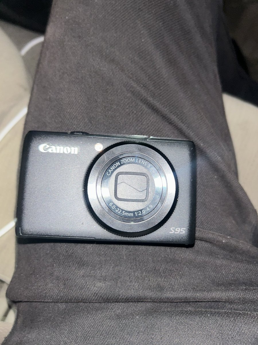 k18saikou's tweet photo. デジカメはどの家庭もゴロゴロ眠ってますよ。
ほとんど人が価値がないって思ってるから3000円つければ基本大満足爆笑

滞在時間たったの13分 https://t.co/Y2QELbbBpL