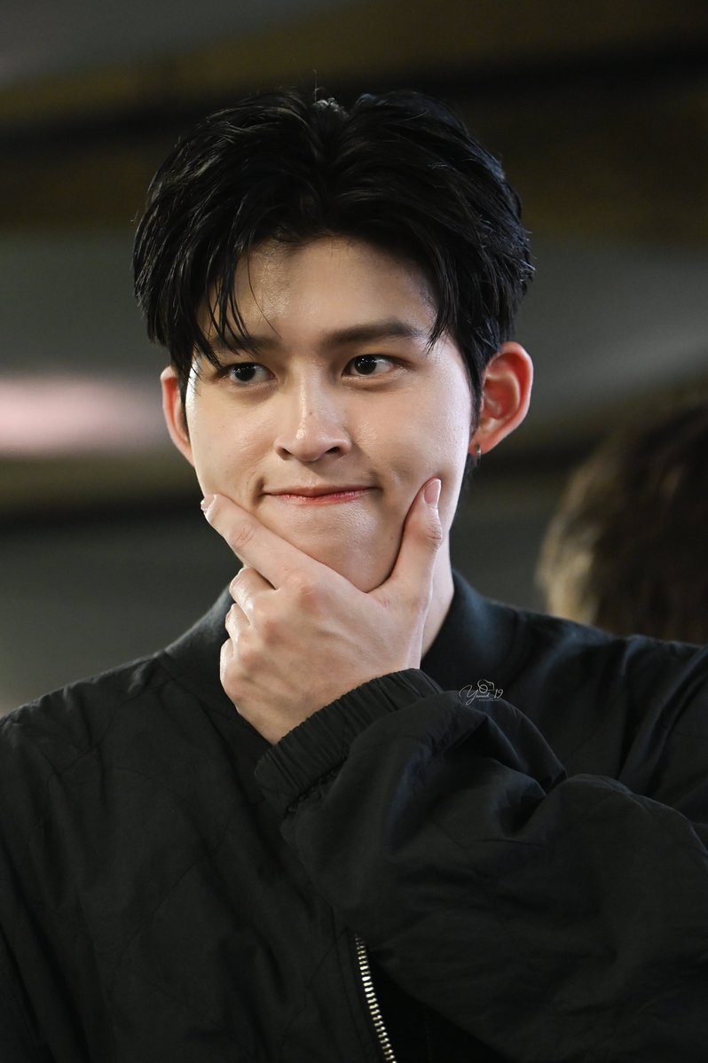 photobyyamed's tweet photo. ยัย….น่ารักอ่าาา น่ารักจังเลยยย ปกติไม่ค่อยอยากเรียกปังอ้วม แต่แบบ อ้วมม 😭🫳🏻🐻 น่ายักกกกกกกก อ้วมอ่ะะ ปังปอนด์อ้วมเสรี

JASPER CONCERT PRESSTOUR
#Flex1045xJASPERCONCERT
 @ppnaravit  #ppnaravit https://t.co/AsVU6vwbZL