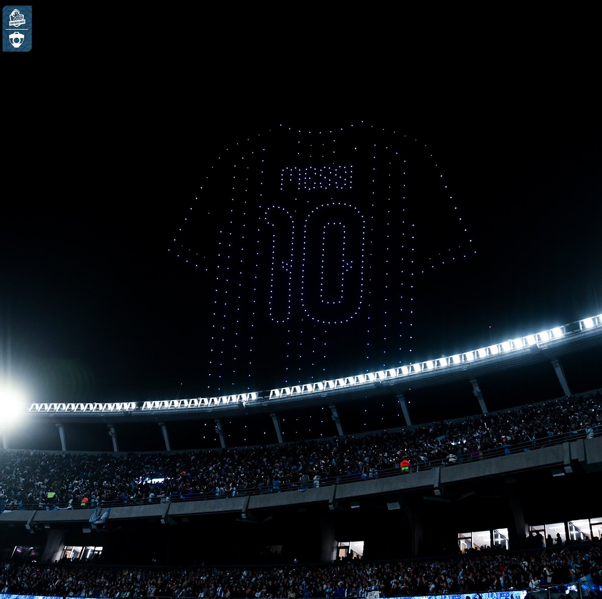 Footballogue's tweet photo. Les dernières photos de LIONEL MESSI avec le maillot argentin. 𝗠𝗘𝗥𝗖𝗜 𝗣𝗢𝗨𝗥 𝗧𝗢𝗨𝗧 𝗟𝗘 𝗚𝗢𝗔𝗧 ! 🐐🇦🇷 https://t.co/gWO7yKNHY8