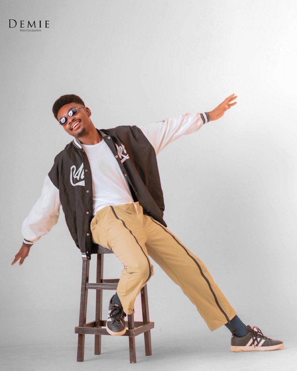 Vardy_thee_goat's tweet photo. Dawson From mars ft Mist, Chygo Adz  dropped a fine tune 

Sandie out on youtube 🚨
https://t.co/KSYaodpaDE

#sandie https://t.co/wXHSW0HXKx