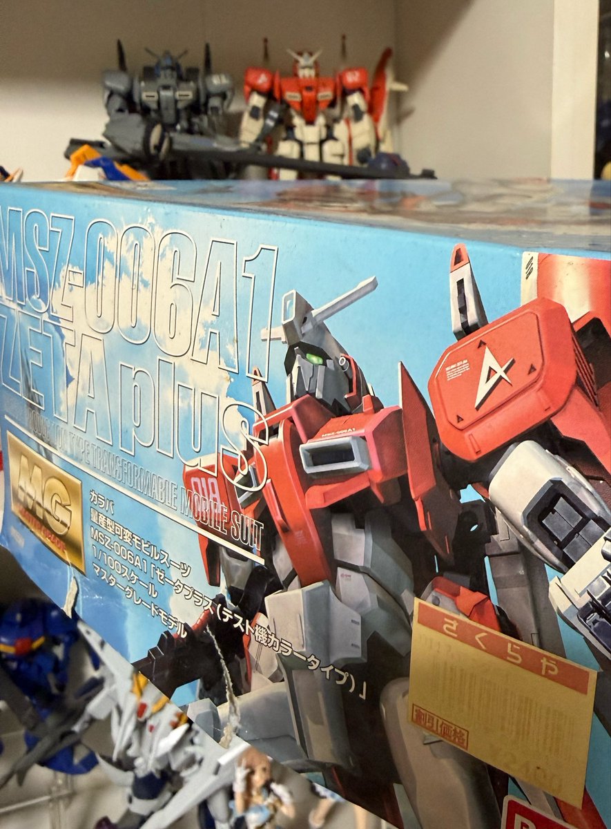 5150_ts_azf's tweet photo. 再販だと思うだろ？
20年以上前に素組んだままなんだぜ？

トップコートどころか墨入れもしてないんだぜ、我が家のMG ZプラスA1/C1

しかもA1だけなぜか箱も残ってるんだぜ(謎)

…さくらやで2,400円 https://t.co/wbllWp04lT