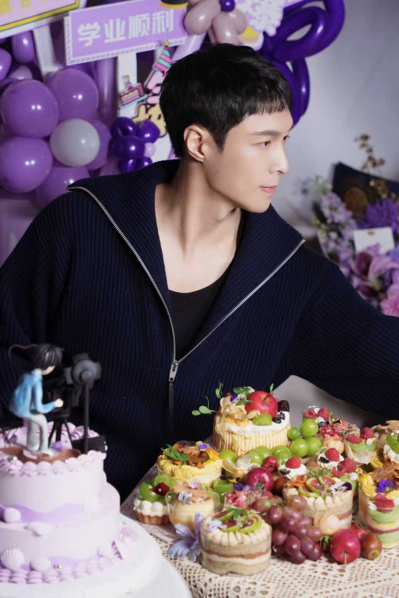 knockknock0408's tweet photo. LAY - 张艺兴工作室 weibo https://t.co/5rdEzwZiY4