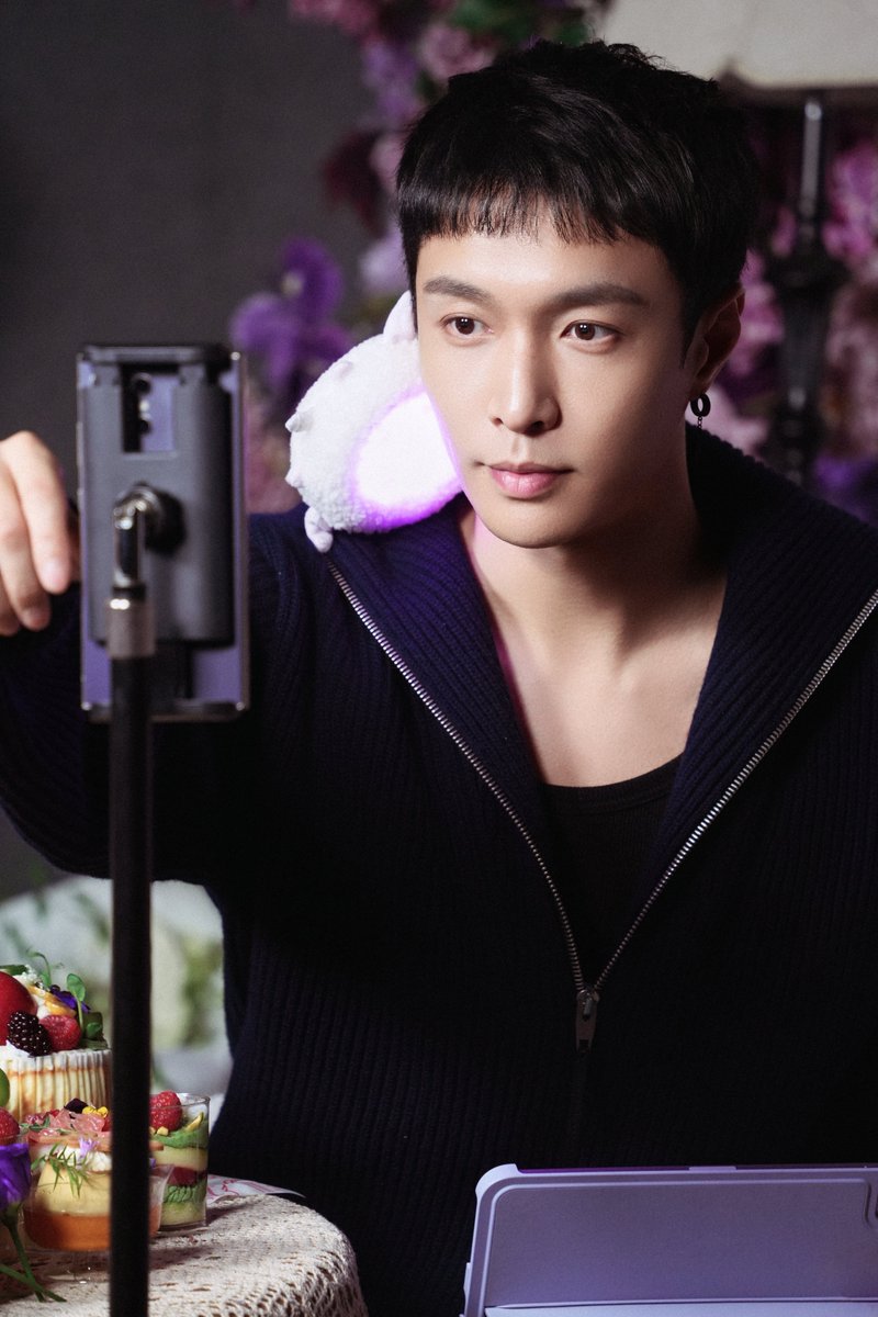 knockknock0408's tweet photo. LAY - 张艺兴工作室 weibo https://t.co/5rdEzwZiY4