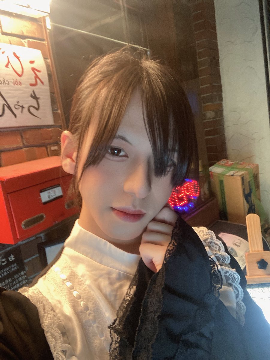 Shiro_041225's tweet photo. #えびちゃん家 
水曜日！！本日もログインちゅ〜

なんか急に寒くなってきたよ
季節もえびちゃん家も
「あきない」言うてね、がっはっは
#大阪 #京橋 #ちょい飲み #ゲイ #gay #LGBT #LGBTQ https://t.co/FCIjrFzruN