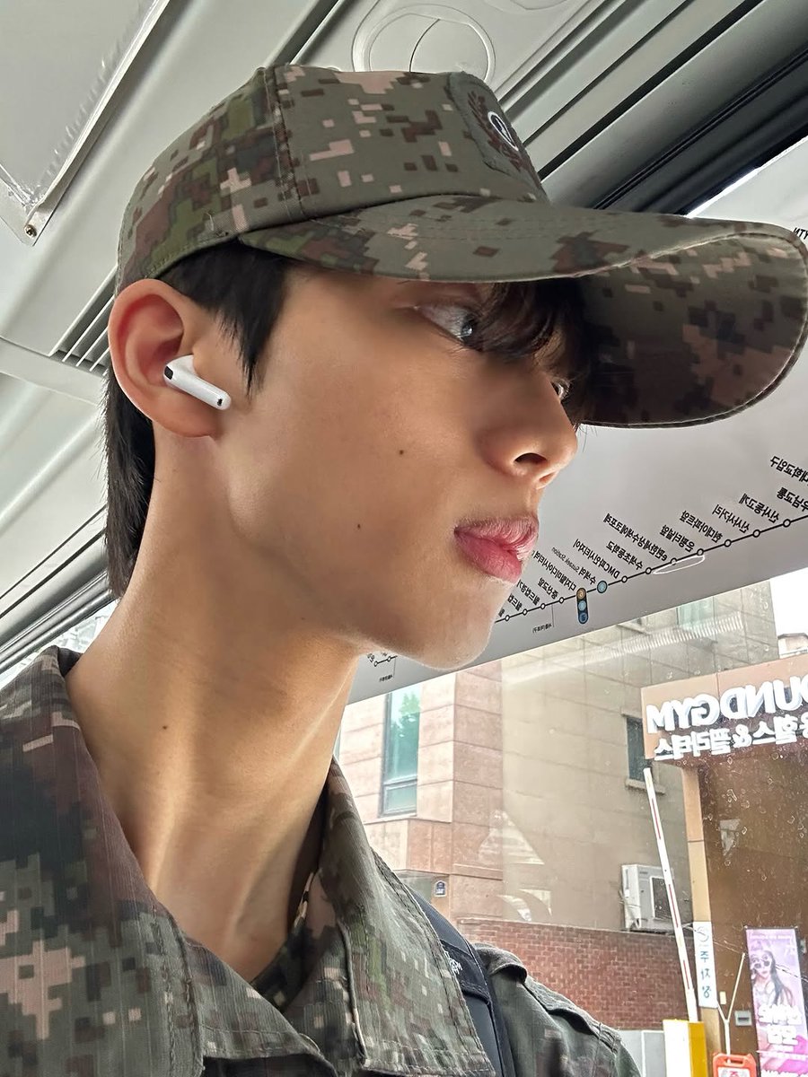 WardTina59159's tweet photo. 예비군 1년차 🫡 https://t.co/cnWBlN2pRv