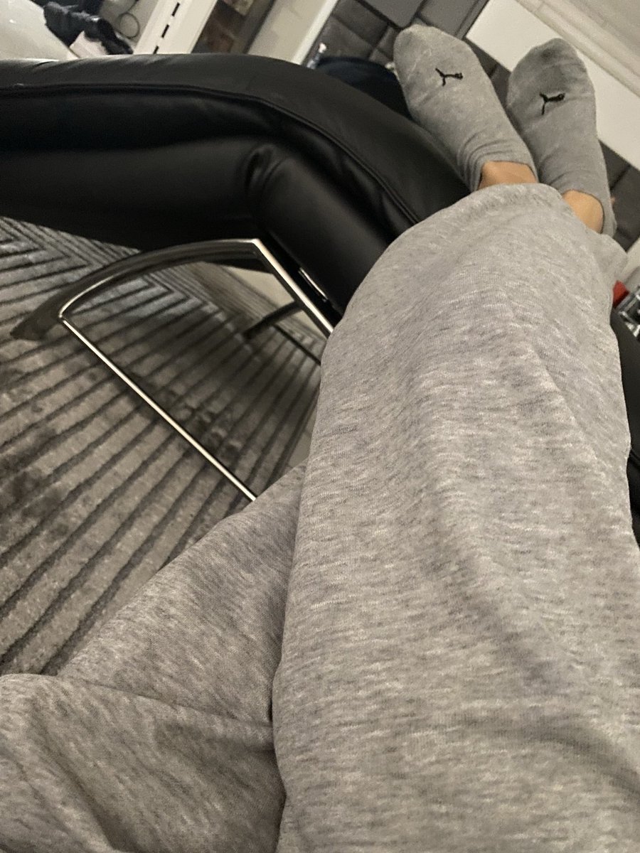 QueenSabrina001's tweet photo. Pay to Talk…..? 😏 #loyal #babe #sugarbaby #queen #socks #socken #feetfetısh #sugardaddy #SpecialVIP #paypiggys https://t.co/C9JvMCHZ0l