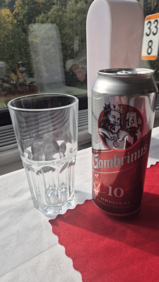 Sand_und_Meer's tweet photo. #Ceskedrahy Whats this? @jaroslavrudis EC115 to Krakow? not #Bierzeit, #Bahnzeit https://t.co/s6sFnFQ7h1