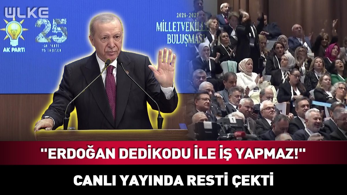 A man with a mustache speaks at a podium before an audience, with Turkish text reading "ERDOĞAN DEDİKODU İLE İŞ YAPMAZ! CANLI YAYINDA RESTİ ÇEKTİ" and a "ÜLKE AK PARTİ 25" anniversary logo visible.