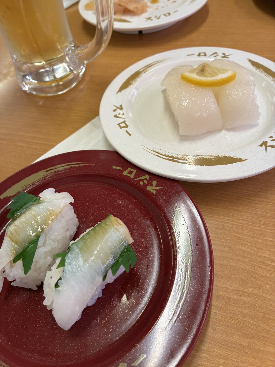 tomo9999Q's tweet photo. スシロー激混み😂 https://t.co/JeBDtxt8uf