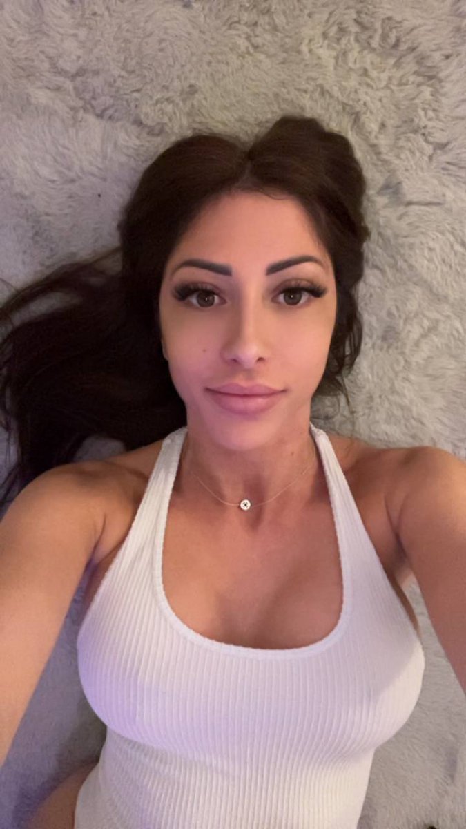 Denisse_yami's tweet photo. lowke‍y, who wann‍a talk🥹? 🍑 https://t.co/H10Et7TTwE