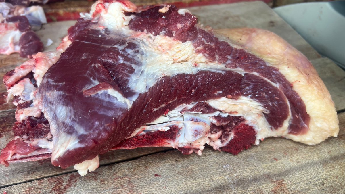 001__Eric's tweet photo. Price list update based on current market trends;  ksh per kg

✅ Meat on bone          @ 750
✅ Minced meat.          @ 800
✅ Goat meat.               @ 800
✅ Oxtails.                      @ 450
✅ Ossubucco.              @ 650
✅ Camel/cow bones. @ 350

whatsapp 📱 768860076 https://t.co/yIkj1eP5NL