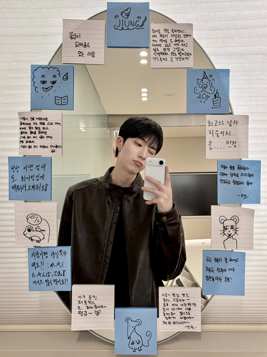 P1H_official's tweet photo. 피스! 생일 축하해 주셔서 감사해요
덕분에 따스하고 완벽한 25번째 생일이 되었네요
여러분이 보내주신 사랑 온전히 잘 안고 되돌려드릴 수 있게 열심히 살게요! 지금의 지웅을 만들어주심에 다시 한번 감사합니다
사랑해요:)

#P1Harmony #피원하모니 #P1H #지웅 #JIUNG #HAPPY_JIUNG_DAY https://t.co/PG9GG6tChR