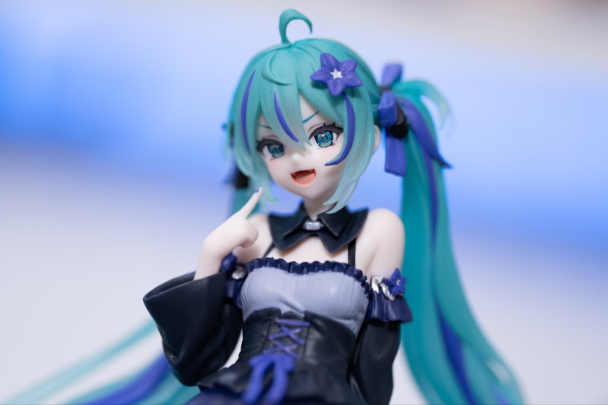 3_hyokkori's tweet photo. White……Hey, hey, look at Miku! 🦋
#desksetup #初音ミク https://t.co/0tMSnWB0JU
