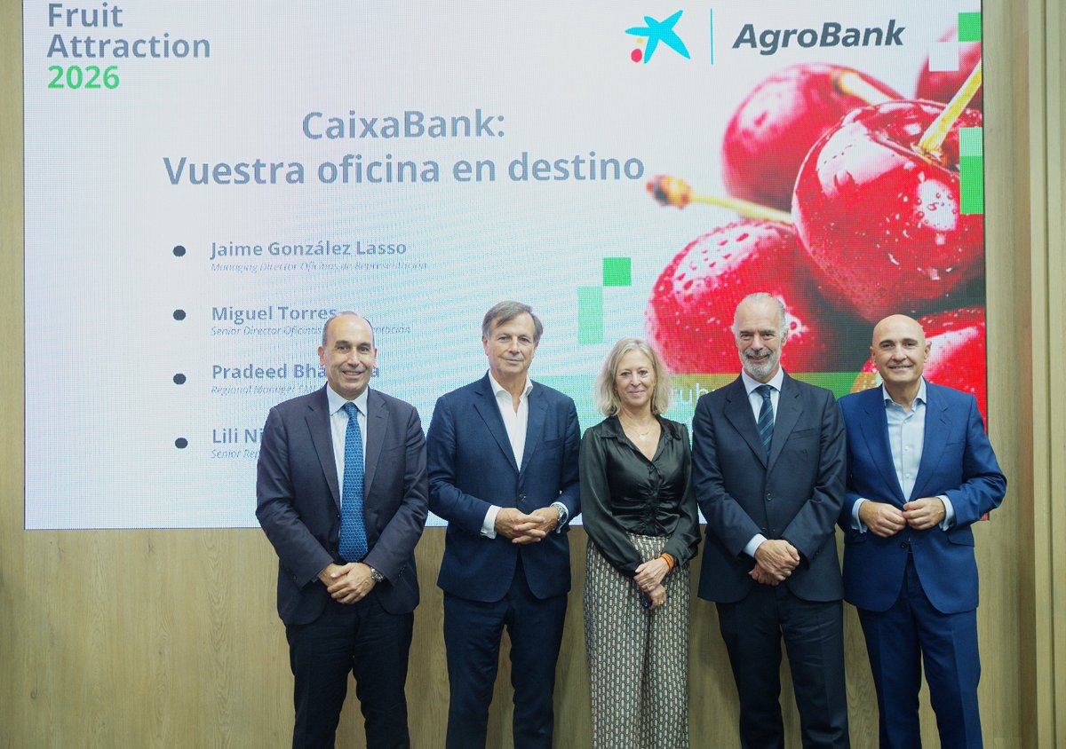 AgroBank_CABK's tweet photo. 🍊 Segundo día de @FruitAttraction: Oficinas de Representación, sostenibilidad #ImpulsoAgro, innovación, digitalización y nuevos encuentros con el sector.

🌱 Seguimos conectando personas, proyectos e ideas.
Stand 7C21

#FruitAttraction2026 @bculinary https://t.co/I2znPNhVli