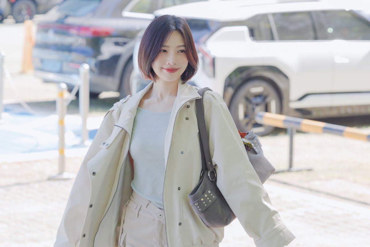 box_RV's tweet photo. 261007 #조이 #레드벨벳
동물농장 출근길

https://t.co/CzrATvQfPd https://t.co/iAKv7MWZJB