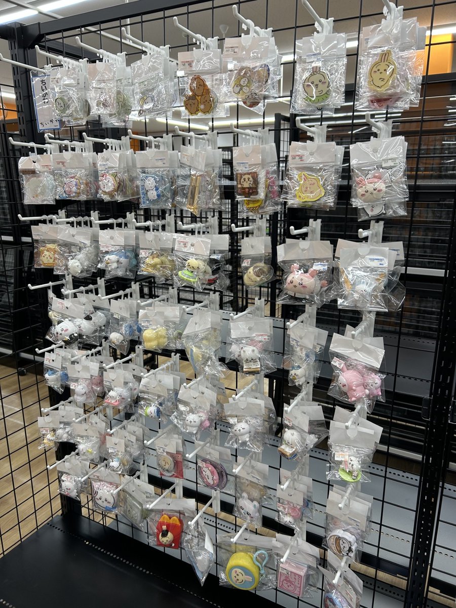 furu1_yashio's tweet photo. ◤ご挨拶◢
初投稿です！
「#ふるいち八潮中央店」公式アカウントです！
埼玉県八潮市に11月5日(木)OPENします♪
ただいまOPENに向けて売場準備中💪

皆様に喜んで頂けるお店を作っていきたいと
思いますので応援頂けると嬉しいです😊
フォローも是非♪
宜しくお願いします✨
#古本市場
#八潮 https://t.co/ZW6YYZj8c3