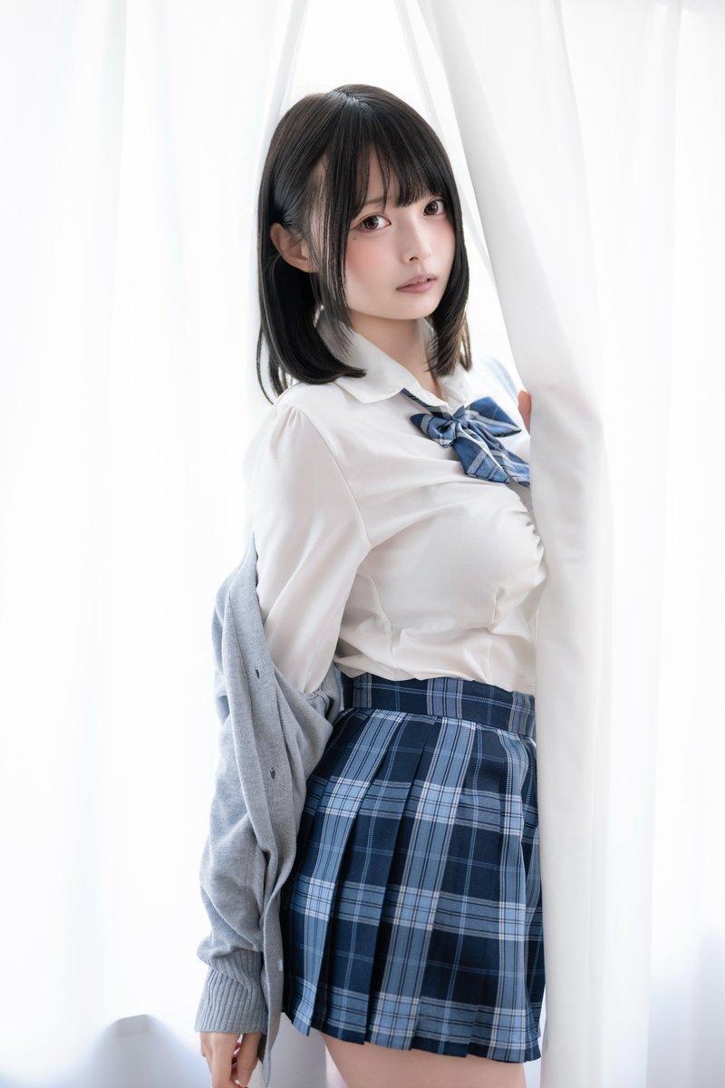 suzuran_ro's tweet photo. 制服 https://t.co/MzsAoEqiIM