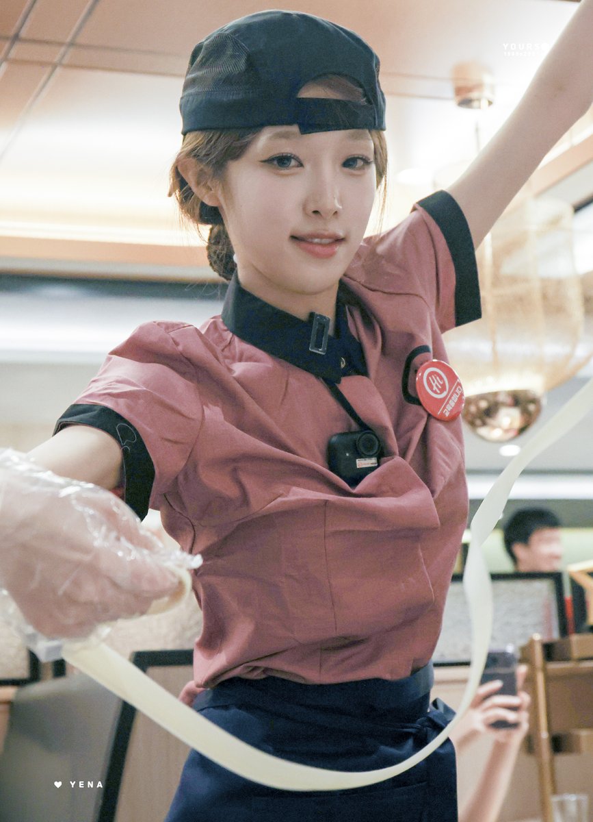 yours_1999x2001's tweet photo. 260929

수타면 마스터 🍜 🧑‍🍳 - 최 예 나

#최예나 #예나 #YENA https://t.co/ZvplOStsUi
