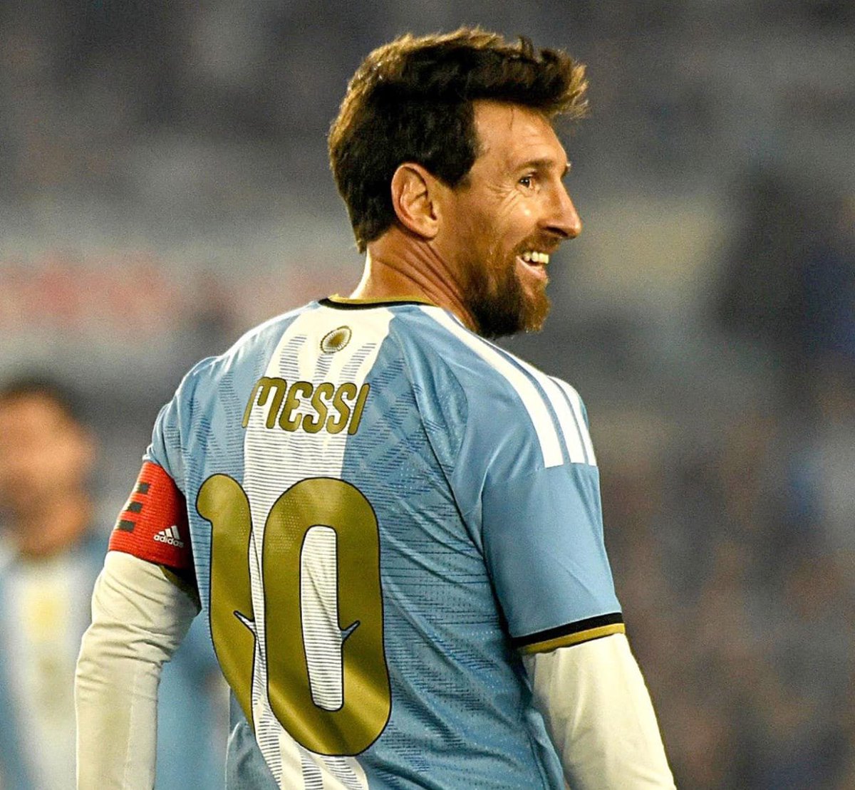 JohnVictor80993's tweet photo. 🩵💫 Lionel Messi: “I never gave up for this shirt. Always fighting, pushing and giving my best”.

“For 20 years, I gave my best for Argentina”.🇦🇷 https://t.co/XPio4vzC6v