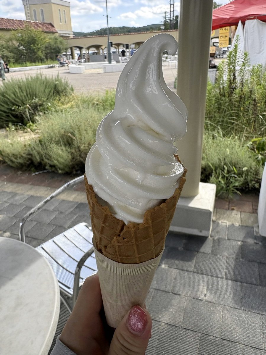 migigs's tweet photo. 我がグッズを身につけないこと、我のお友達にわるくち言ってたらしいから（）我でも持てるようなものだと助かるよ😸 https://t.co/pzYfdqwAH3