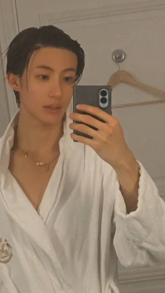 daintoiny's tweet photo. anton is so hot pls https://t.co/4tgrU7T9zu