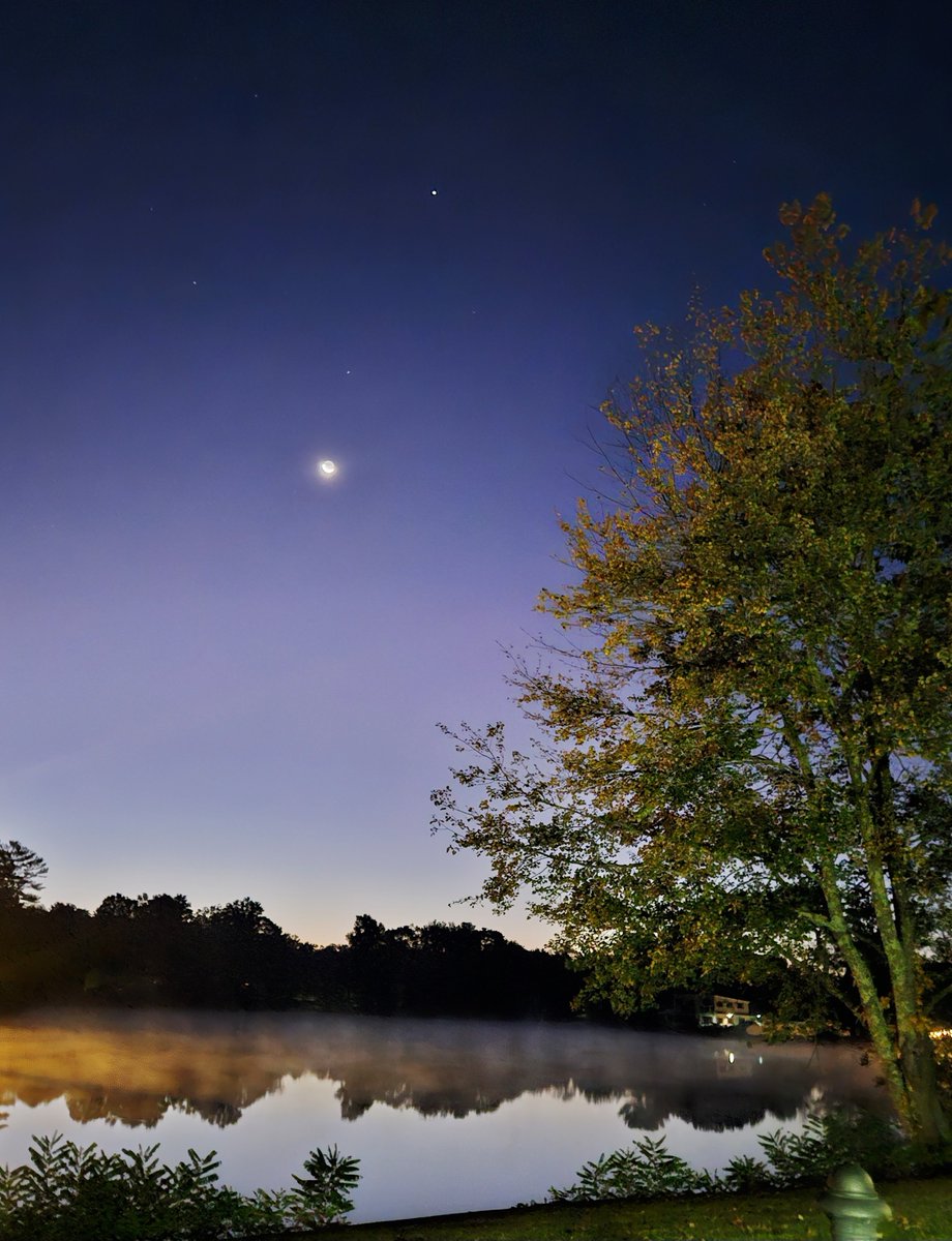 GerryHaas's tweet photo. Good morning! Pretty pre-dawn sky with moon and Jupiter at Island Grove Abington. @CatherineNews @VickiGrafWX @ShiriSpear https://t.co/U4iDxA9J2T
