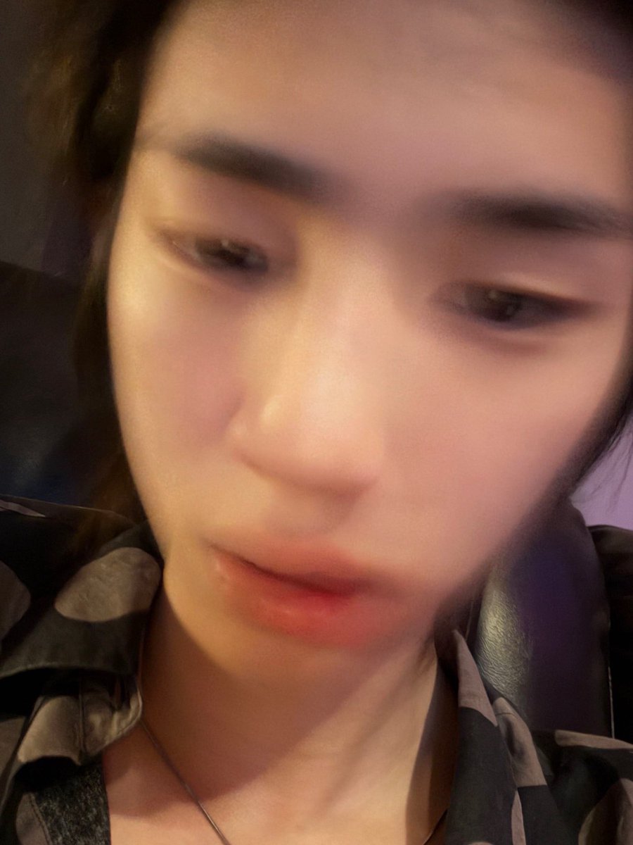 jjublog's tweet photo. why is he so funky 😭 im crine https://t.co/sqmGk5lOFT