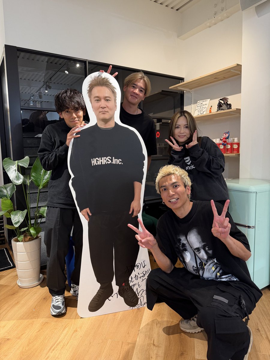 chieee2345678's tweet photo. アガタとハコありがとう⑅･⏦ﾟ♡
今日6時間半CUT純に居た2人w

#CUT純shinsaibashi https://t.co/UDw8KWRY2h
