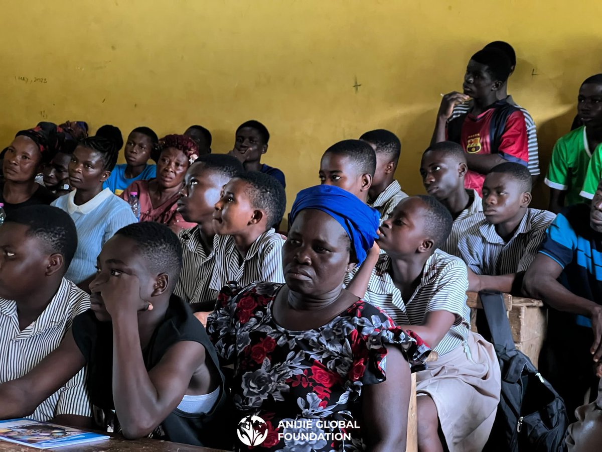 AnijieGlobal's tweet photo. 60+ students reached. 90% attendance from enrolled students.
In a cocoa-growing community where career options often feel limited to what's visible, turnout says everything about the need for this work.
#EducationEquity #CareerReadiness #Ghana #QualityEducation #SDGs #Youthled https://t.co/m9Awyym50S