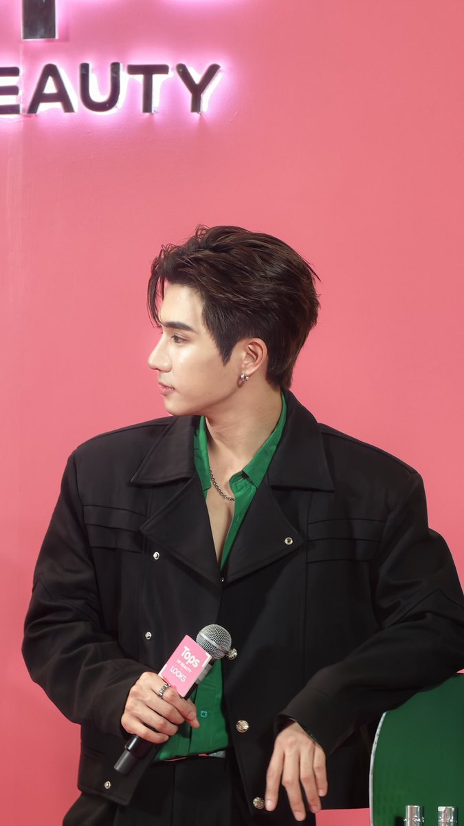 TrendforPerth's tweet photo. Absolutely gorgeous profile!😍

PERTH X TOPS OF GOHAIR 

#GOHAIRxPerth
#PerthTanapon  #KDPPE https://t.co/Wt5KE0y8uz