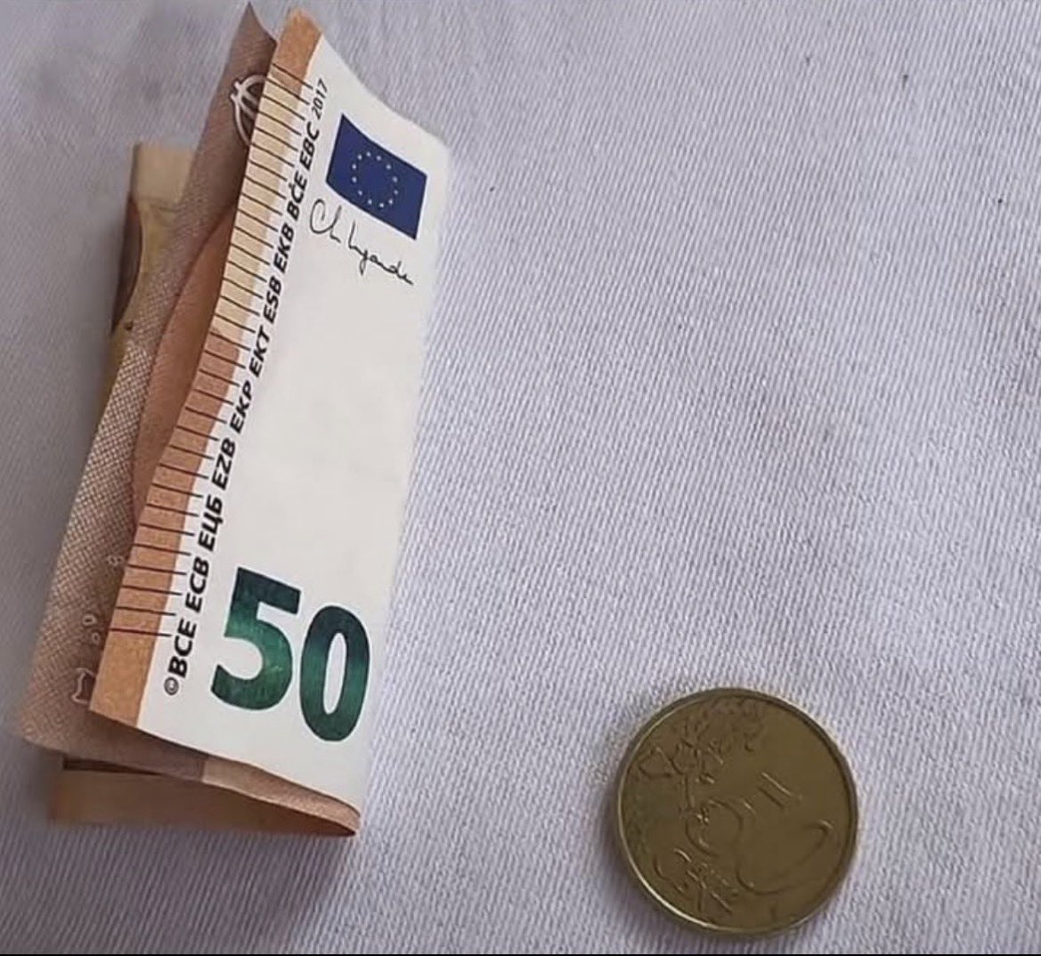 Syrien100armes's tweet photo. @baddieszz__ Si j'avais été une fille:

50/50 comme convenu https://t.co/yIocSwDjKX